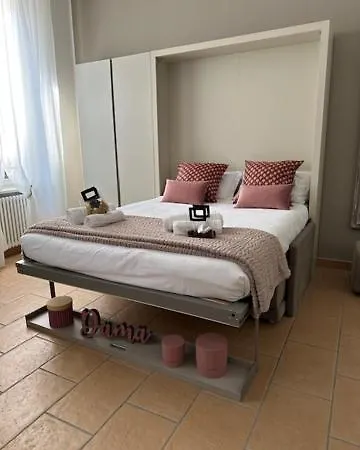 Dama In Center Apartment *