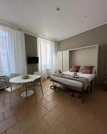 Apartment Dama In Center Como