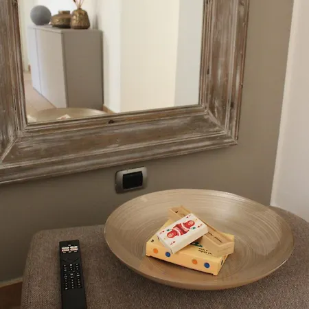 Dama In Center * Como