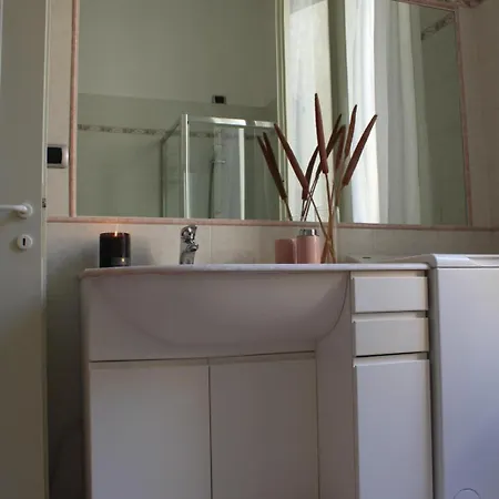 Dama In Center * Como