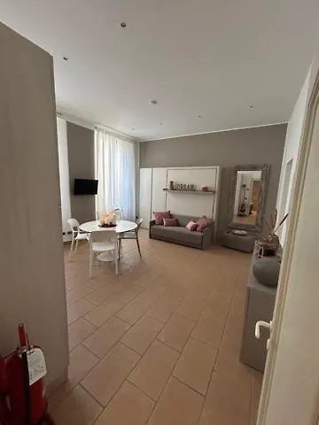 Dama In Center Apartmán