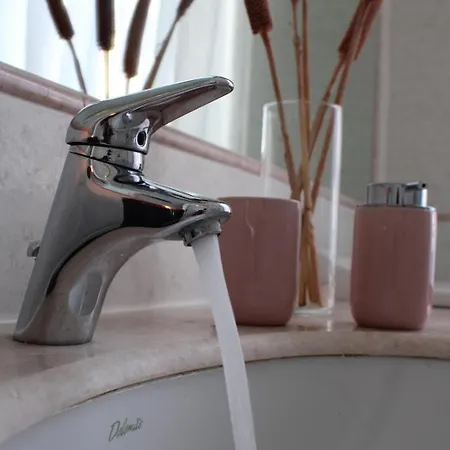 Dama In Center * Como